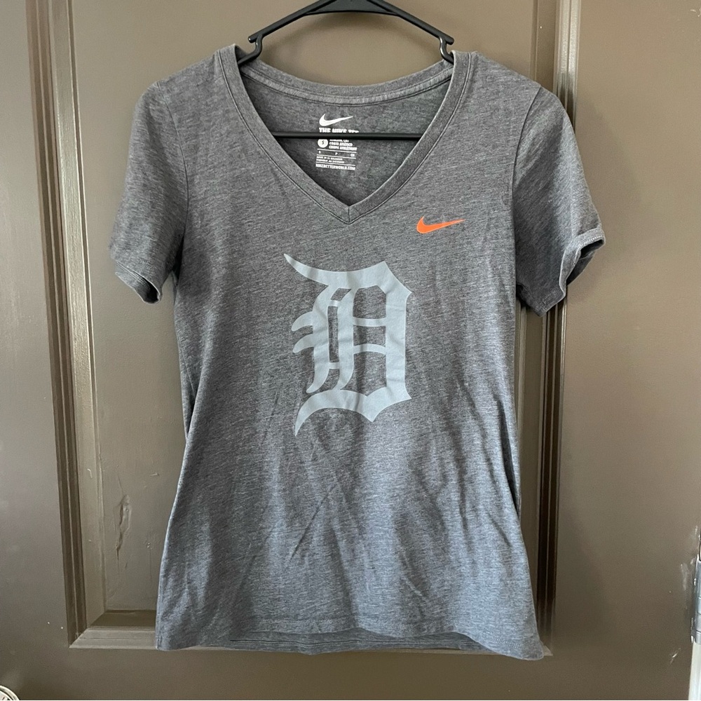 Nike Gray and Orange Detroit Tigers V neck Tee D Logo Size Small